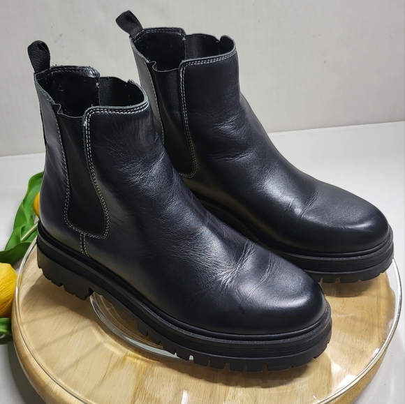 Marc Fisher Pietro Lug Sole Chelsea Boots in Black - Picture 5 of 17